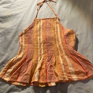 Shirt is in great condition
Pre-loved
Gold & Black w/buff print hawiian flowers